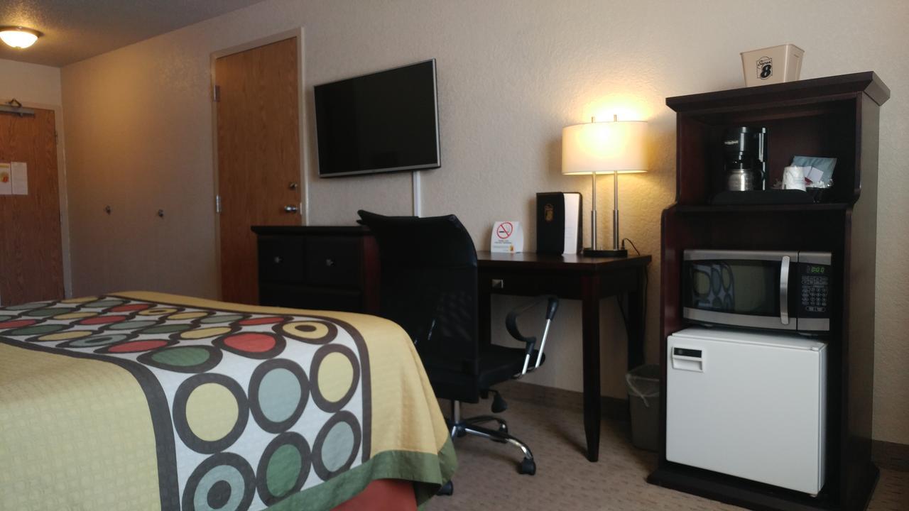 Homestay Express Airdrie Ngoại thất bức ảnh