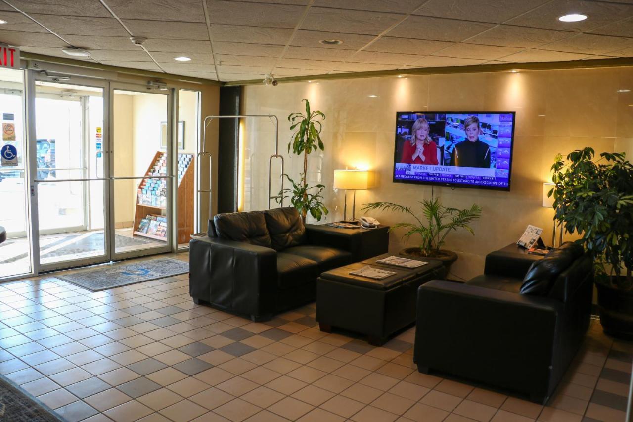 Homestay Express Airdrie Ngoại thất bức ảnh