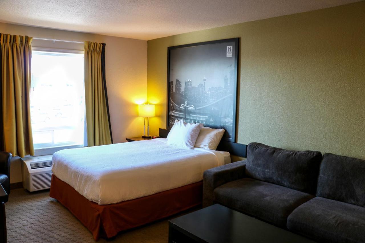 Homestay Express Airdrie Ngoại thất bức ảnh